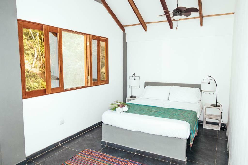 Hôtel Rapture Surfcamp Nicaragua à San Juan del Sur Extérieur photo
