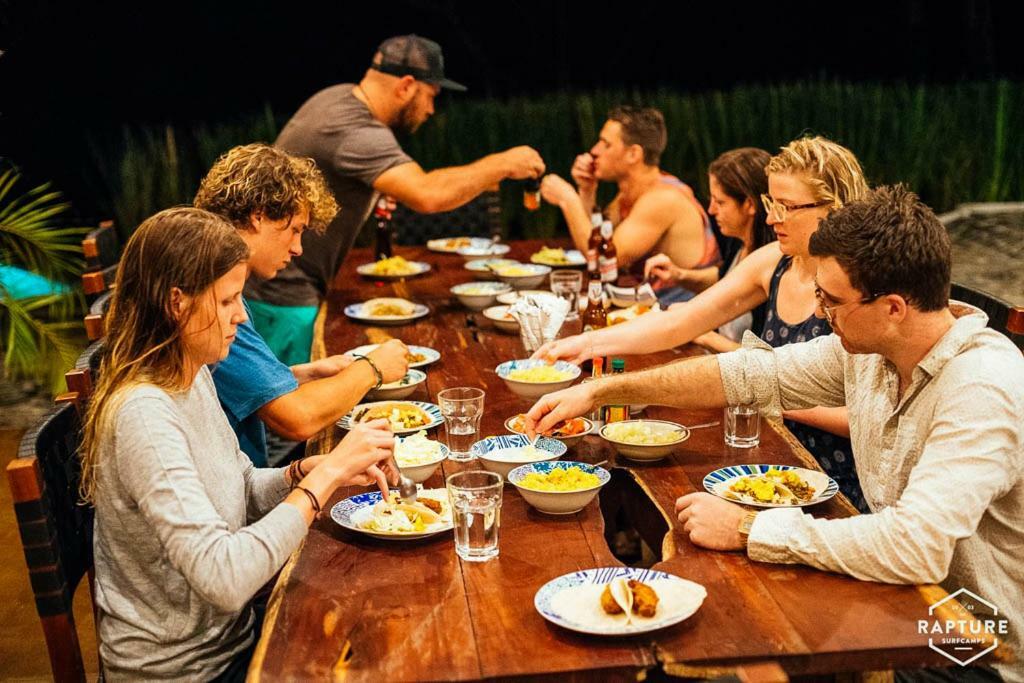 Hôtel Rapture Surfcamp Nicaragua à San Juan del Sur Extérieur photo